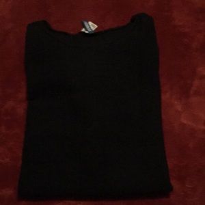 Men’s light sweater.